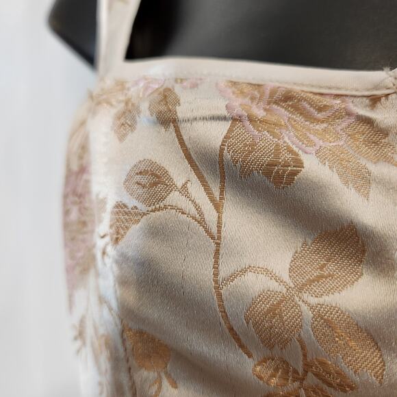 PRETTYLITTLETHING Pink Satin Jacquard Corset Crop Top Coquette Womens 4 FLAWED - Picture 10 of 11